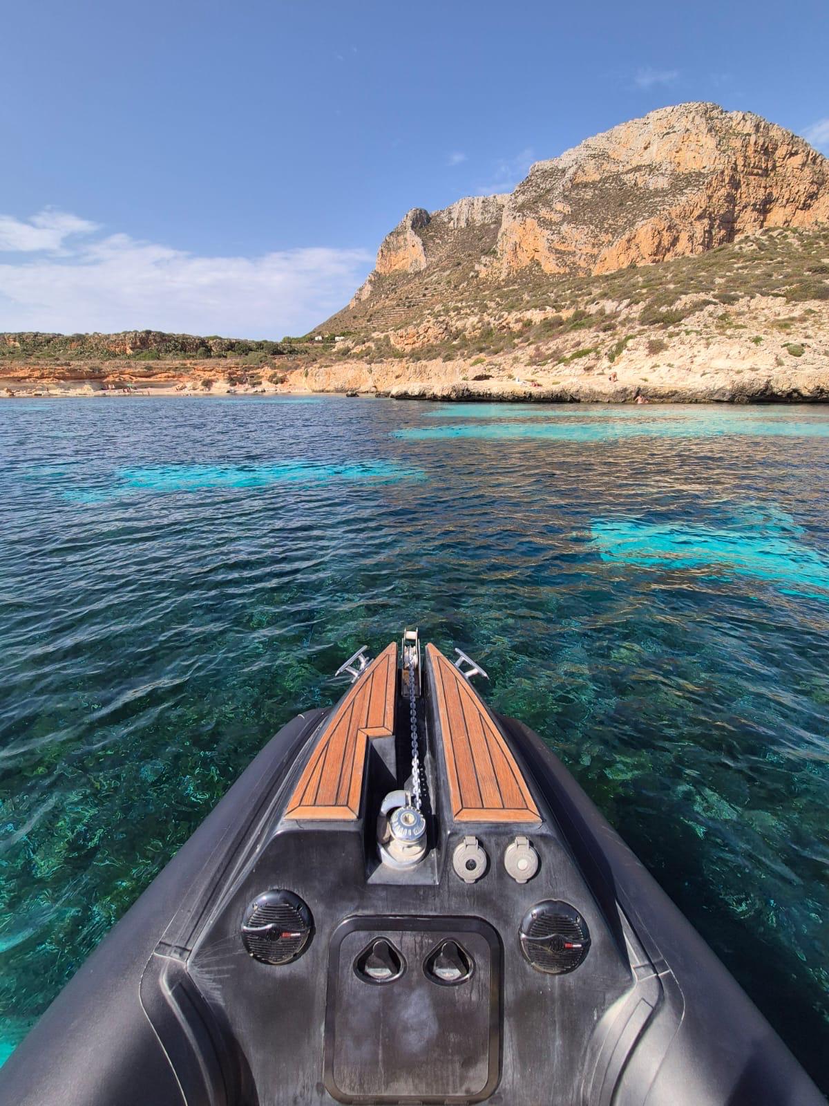 Esperienza luxury in gommone alle Isole Egadi con partenza da Marsala